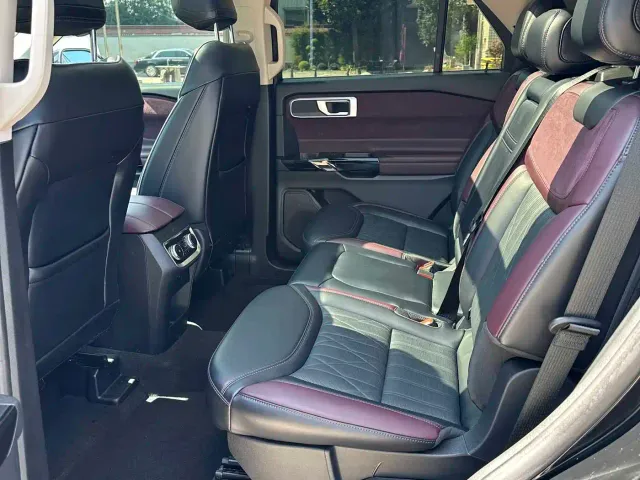 Ford Explorer — Фото автомобиля 6