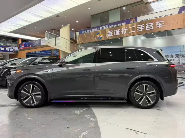 Li Auto L7 — Фото автомобиля 3