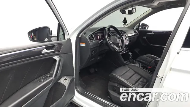 Volkswagen Tiguan — Фото автомобиля 15