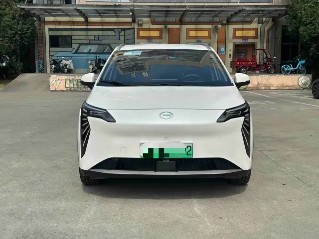 GAC Aion Y — Фото автомобиля 2