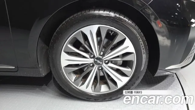 Kia K8 K8 Hybrid — Фото автомобиля 21