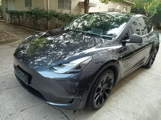 Фотография автомобиля — Tesla Model Y