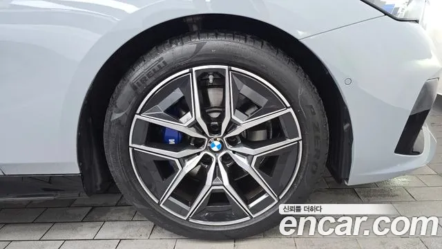 BMW 5-Series — Фото автомобиля 21