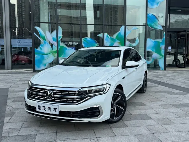 Фотография автомобиля — Volkswagen Sagitar