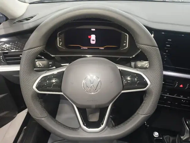 Volkswagen Passat — Фото автомобиля 10