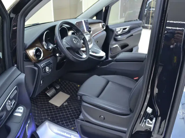 Mercedes-Benz V-Class — Фото автомобиля 4