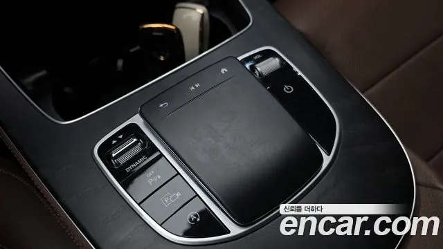 Mercedes-Benz E-Class — Фото автомобиля 29