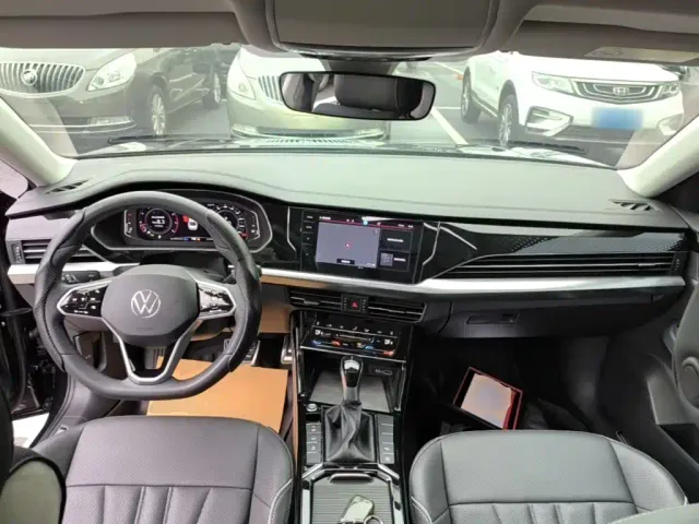 Volkswagen Passat — Фото автомобиля 9