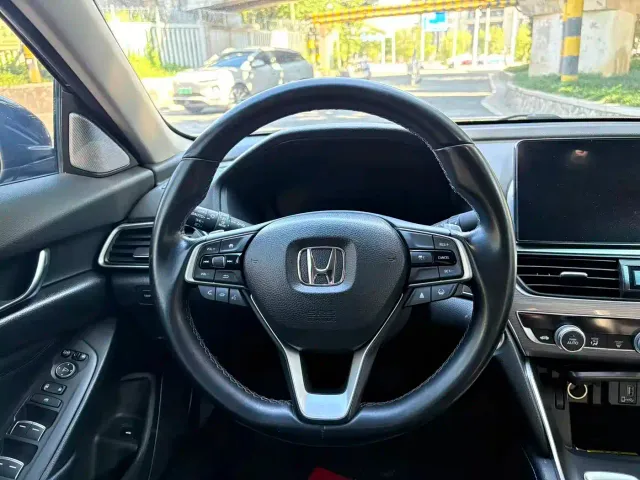 Honda Accord — Фото автомобиля 13