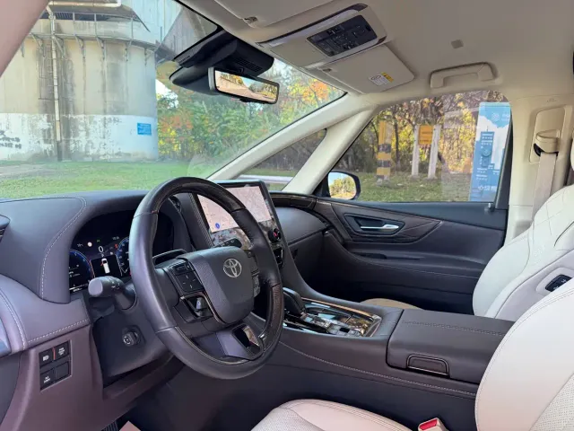 Toyota Alphard — Фото автомобиля 6