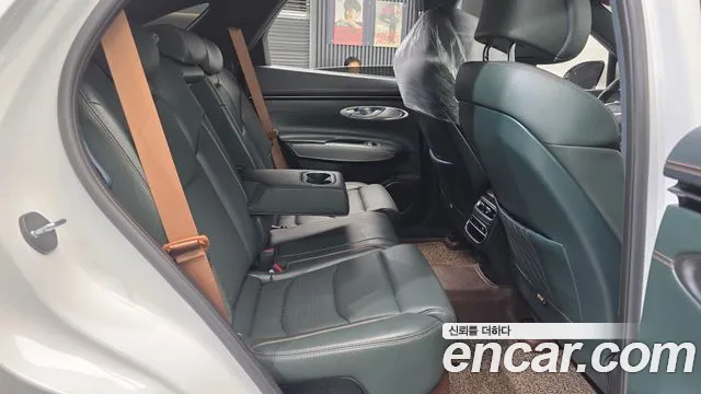 Genesis GV70 2.5T Бензин AWD — Фото автомобиля 12