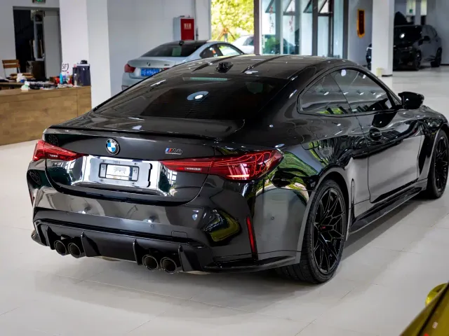 BMW M4 — Фото автомобиля 4