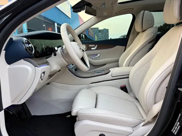 Mercedes-Benz E-Class — Фото автомобиля 11