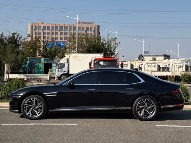 Genesis G90 — Фото автомобиля 5
