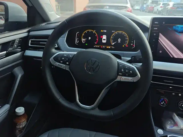 Volkswagen Lavida — Фото автомобиля 15