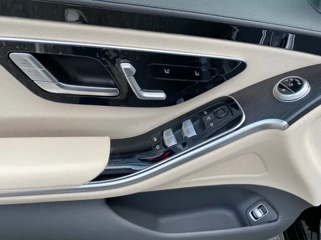 Mercedes-Benz S-Class — Фото автомобиля 10