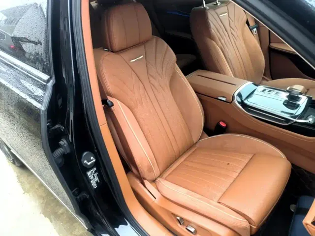 Hongqi H9 — Фото автомобиля 24