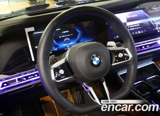 BMW 7-Series — Фото автомобиля 12