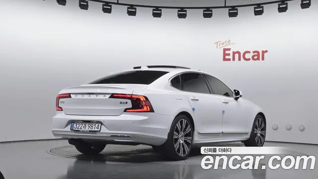 Volvo S90 — Фото автомобиля 2