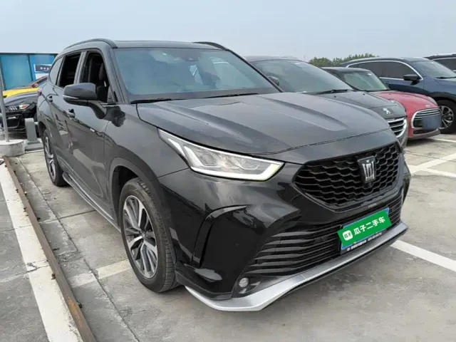 Toyota Crown Kluger — Фото автомобиля 3
