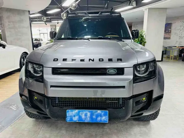 Land Rover Defender — Фото автомобиля 2