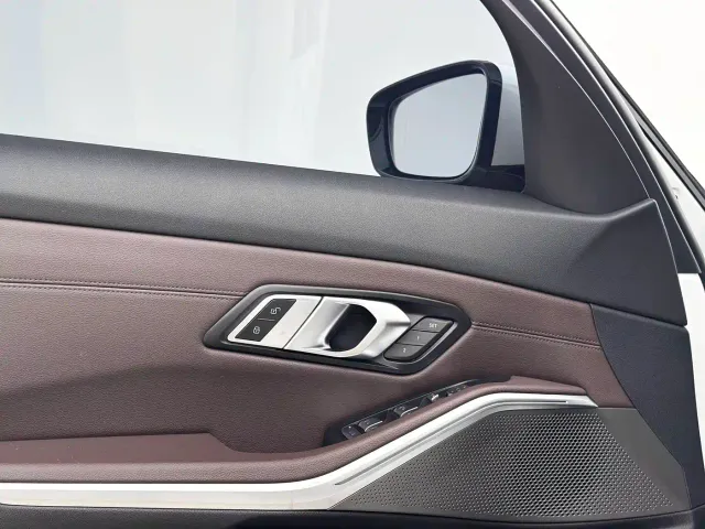 BMW 3 Series — Фото автомобиля 15