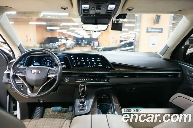 Cadillac Escalade — Фото автомобиля 15