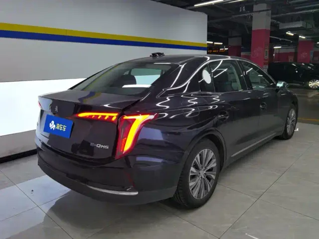 Hongqi Hongqi E-QM5 2024 500km Travel Edition — Фото автомобиля 3
