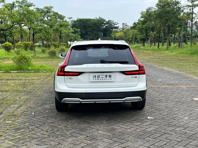 Volvo V90 — Фото автомобиля 6