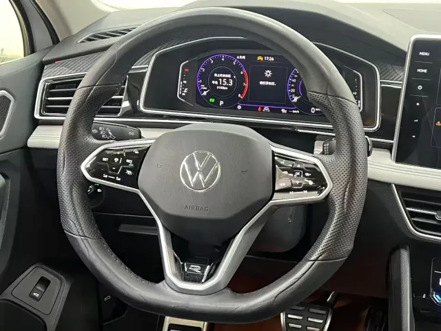 Volkswagen Tiguan L — Фото автомобиля 18