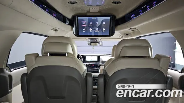 Kia Carnival Generation 4 — Фото автомобиля 27