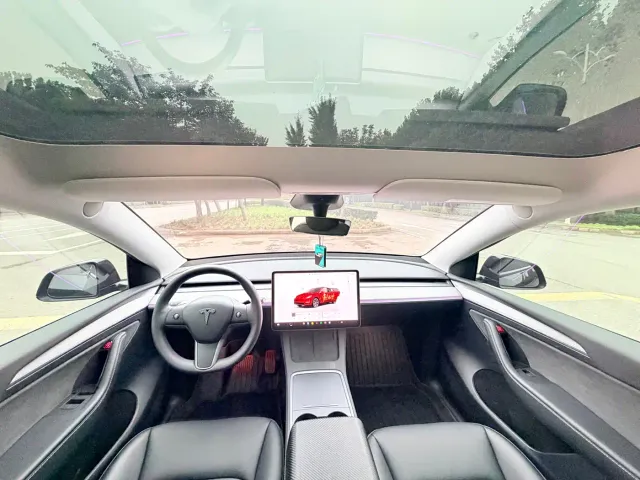Tesla Model Y 2024 Rear-Wheel Drive Version — Фото автомобиля 7