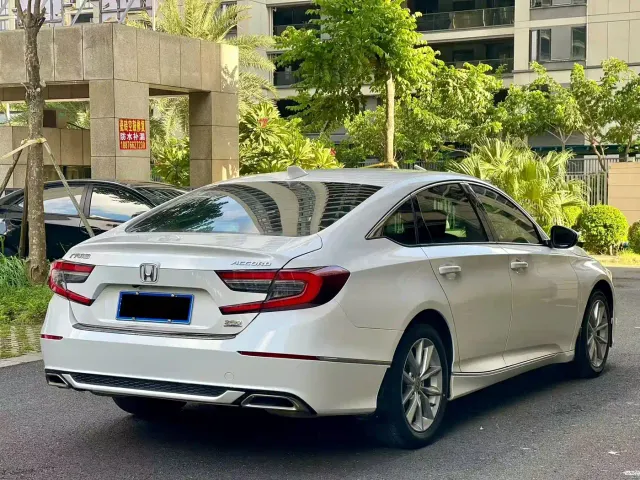 Honda Accord — Фото автомобиля 9