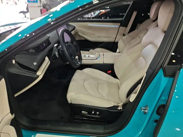 Xiaomi SU7 — Фото автомобиля 14