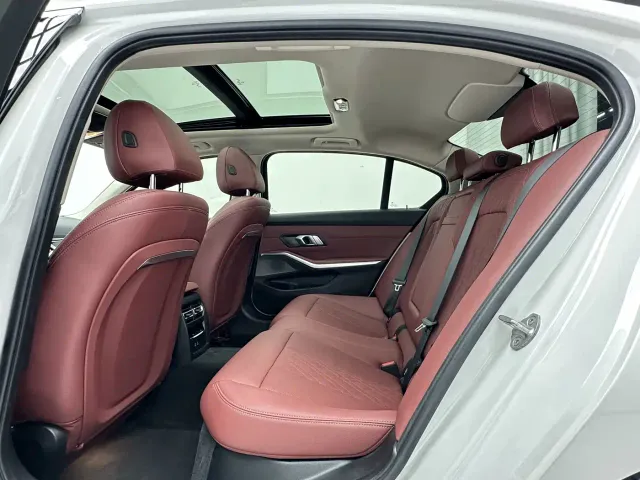 BMW 3 Series — Фото автомобиля 5