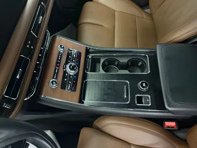 Lincoln Aviator — Фото автомобиля 6