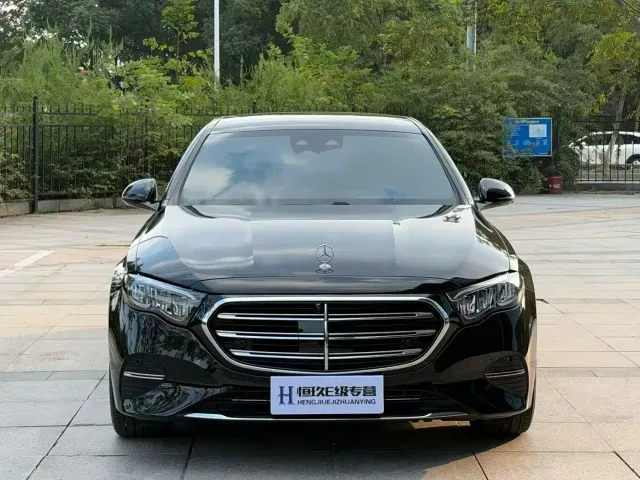 Фотография автомобиля — Mercedes-Benz E-Class