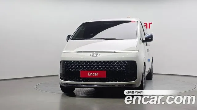 Hyundai Staria Staria 4WD Lounge 9 мест — Фото автомобиля 3