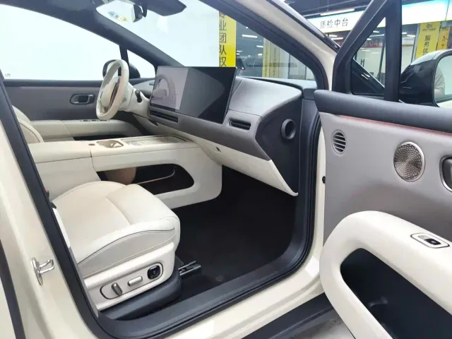 Li Auto i6 — Фото автомобиля 10