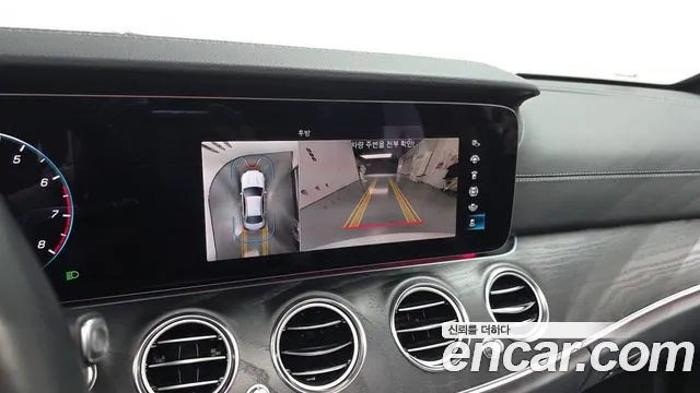 Mercedes-Benz E-Class — Фото автомобиля 13