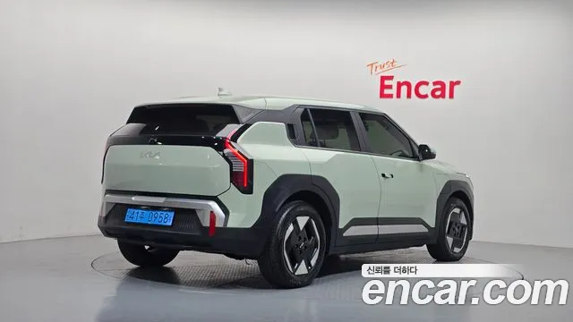 Kia EV3 — Фото автомобиля 2