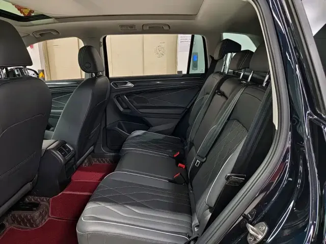 Volkswagen Tiguan L — Фото автомобиля 8