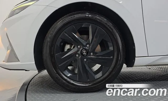 Hyundai Avante CN7 — Фото автомобиля 5