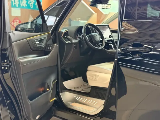 Toyota Vellfire — Фото автомобиля 12