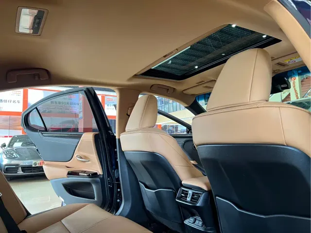 Lexus ES — Фото автомобиля 17