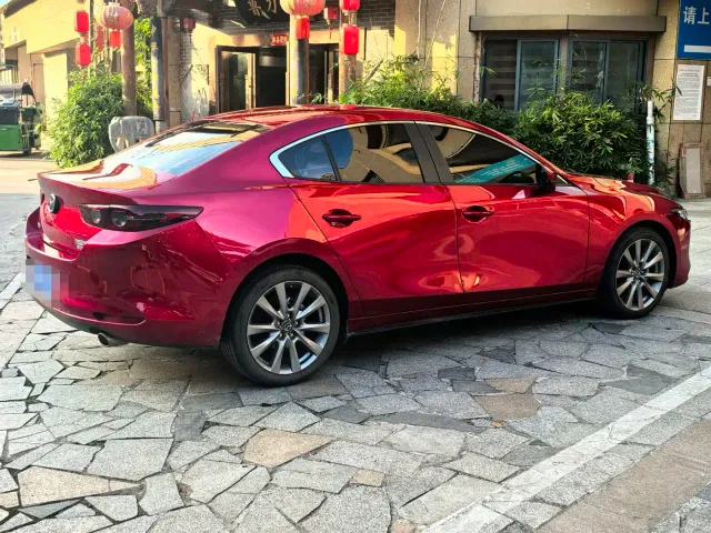 Mazda Axela — Фото автомобиля 4