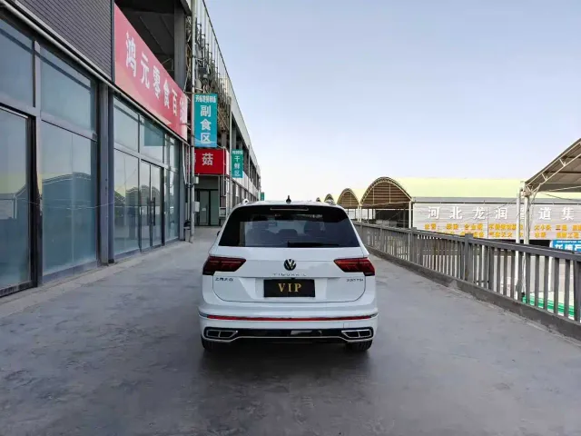 Volkswagen Tiguan L — Фото автомобиля 5