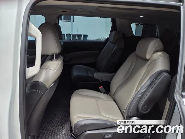 Kia Carnival — Фото автомобиля 6