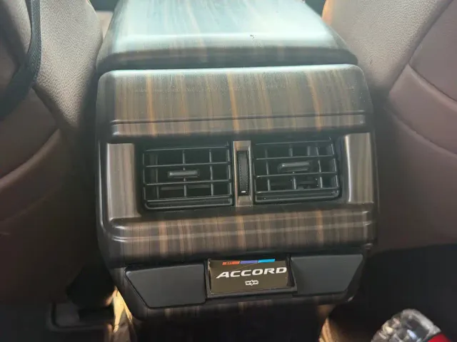 Honda Accord — Фото автомобиля 6