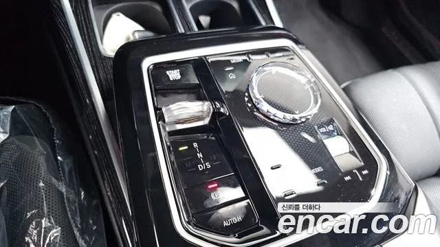 BMW 7-Series — Фото автомобиля 9